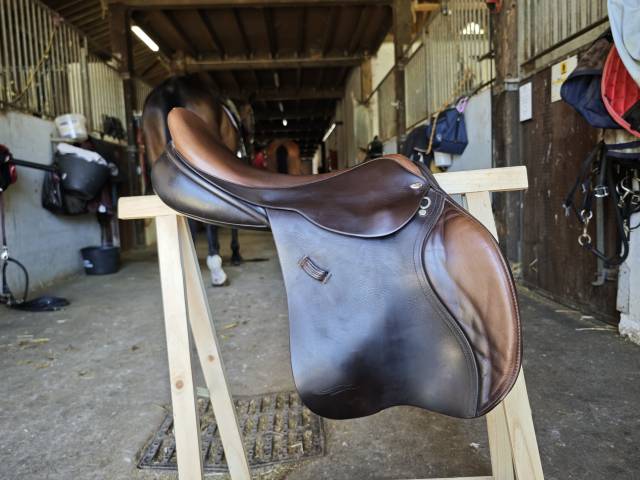 Sella da salto ostacoli  Amplitude exces 18" - 2018