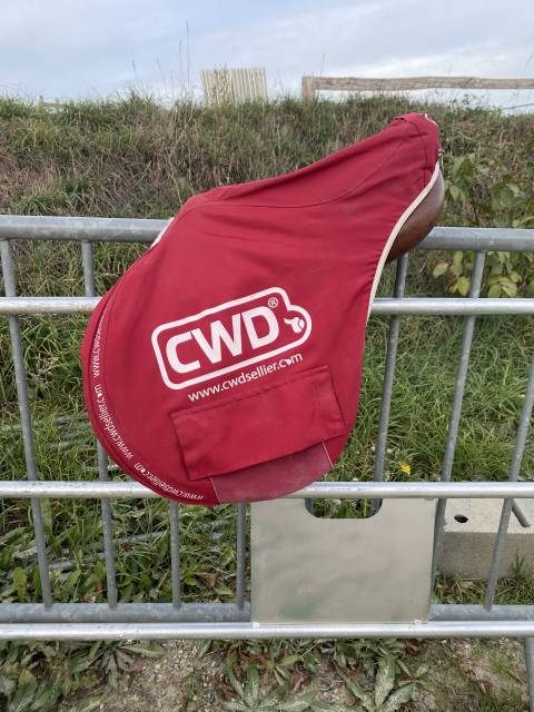 Sella da salto ostacoli Delgrange  17" - 2010