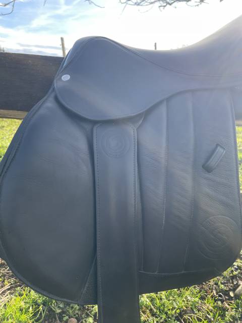 Sella da salto ostacoli Forestier  17" - 2025