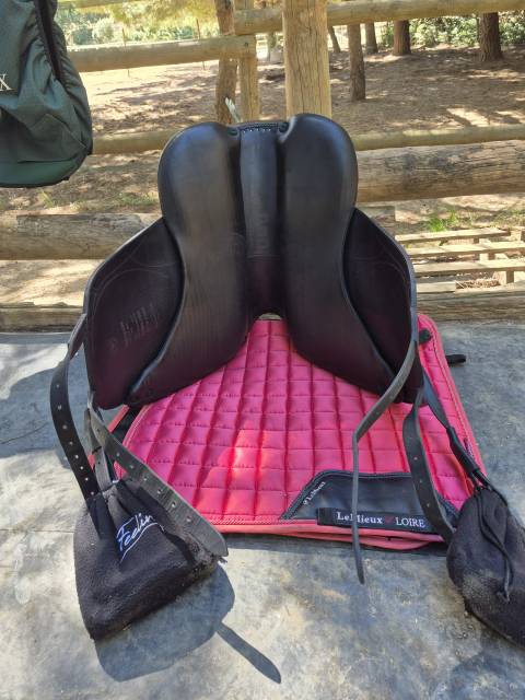 Sella da dressage Devoucoux  17.5" - 2024