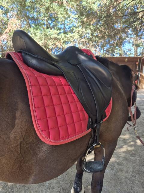 Sella da dressage Devoucoux  17.5" - 2024