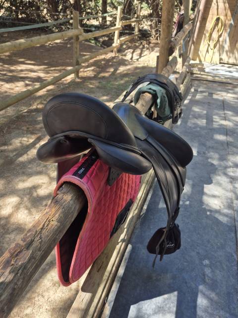 Sella da dressage Devoucoux  17.5" - 2024