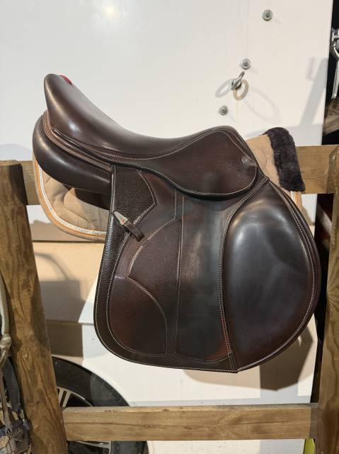 Sella da salto ostacoli Equipe  17" - 2022