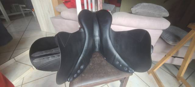 Sella da salto ostacoli Delgrange  17.5" - 1996