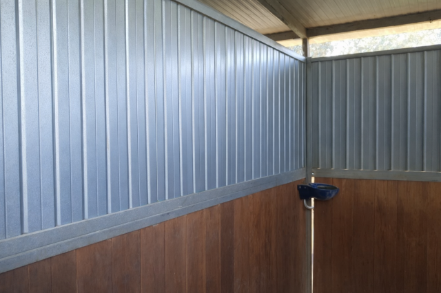 VENDO 2 BOX CAVLLI USATI