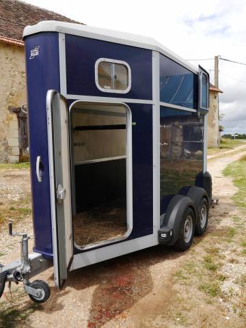 Trailer Ifor Williams HB403 CONFORT 1,5 Cavalli 2014 Occasione