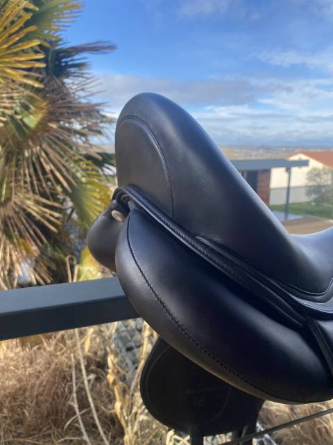 Sella da dressage Devoucoux  17" - 2016