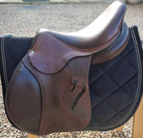 Sella da salto ostacoli Antar&egrave;s  17" - 2024