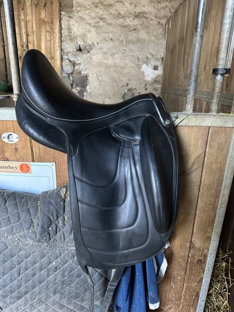 Sella da dressage Devoucoux  17.5" - 2017