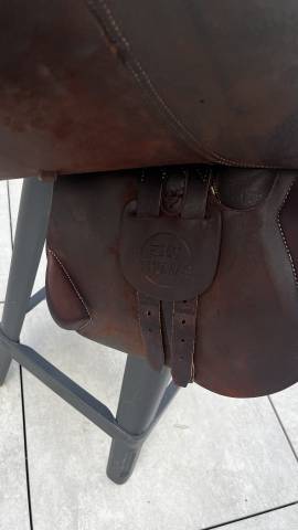 Sella da salto ostacoli Eric Thomas  17" - 2024