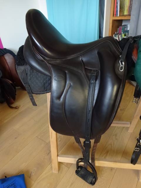 Sella da dressage Devoucoux  17.5" - 2009