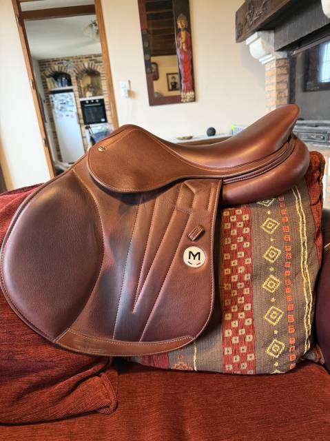 Sella da salto ostacoli Meyer  17.5" - 2024