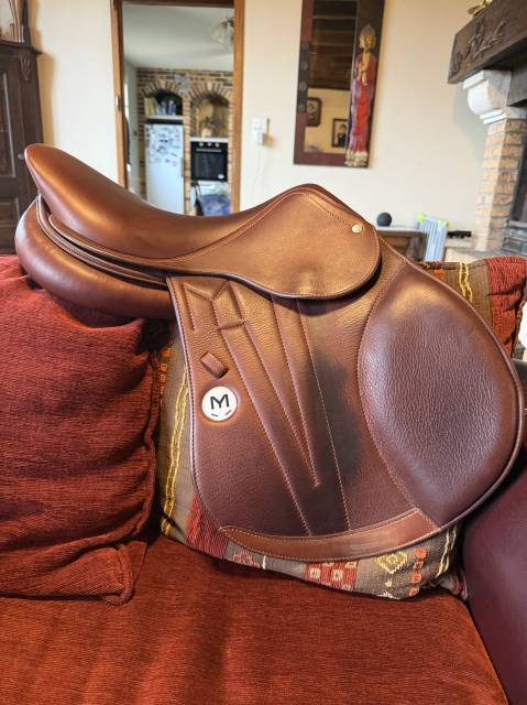 Sella da salto ostacoli Meyer  17.5" - 2024