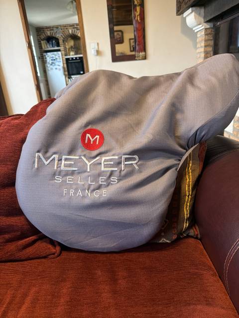 Sella da salto ostacoli Meyer  17.5" - 2024