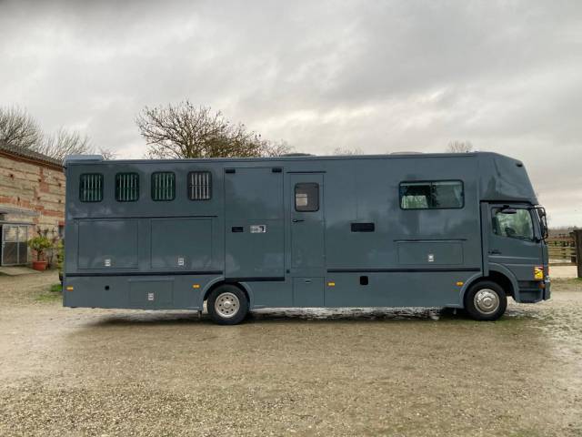 Camion per Cavalli Mercedes AK 2004 Occasione