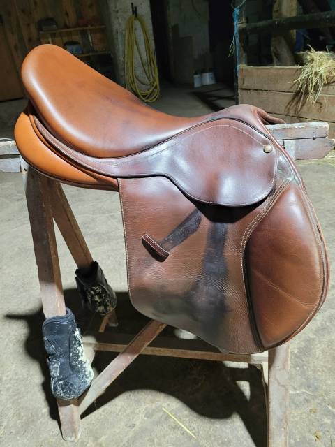 Sella da salto ostacoli Bates  17" - 2012