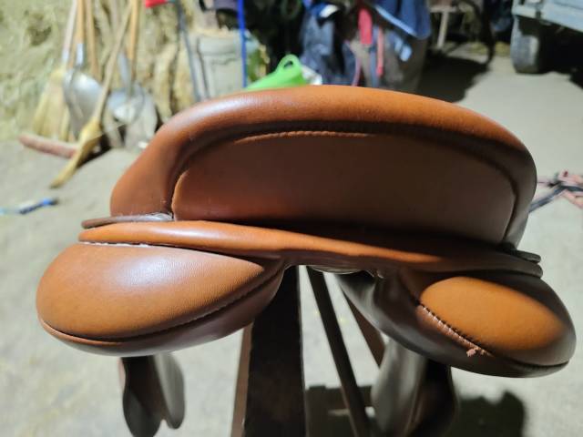 Sella da salto ostacoli Bates  17" - 2012