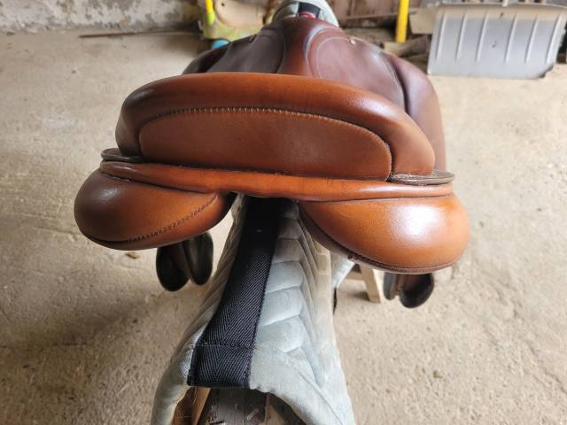 Sella da salto ostacoli Bates  17" - 2012