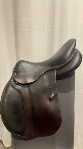 Sella da salto ostacoli Devoucoux  17.5" - 2017