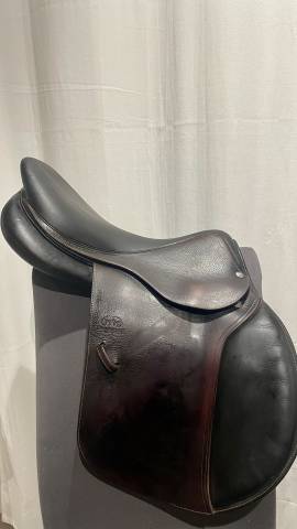 Sella da salto ostacoli Devoucoux  17.5" - 2017