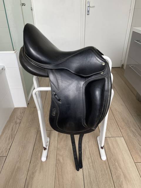 Sella da dressage CWD SE08 17" - 2019
