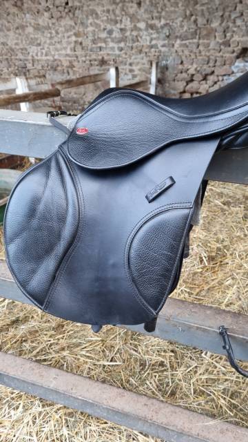 Sella da salto ostacoli KENT & MASTERS  17" - 2024