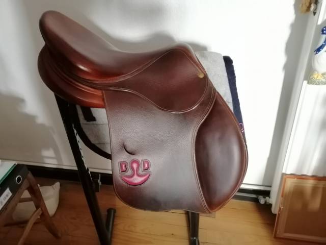 Sella da salto ostacoli Delgrange  17" - 2017