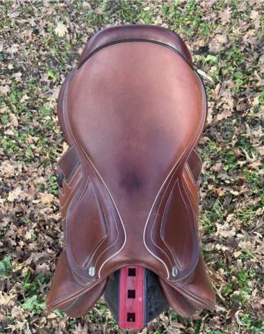 Sella da salto ostacoli CWD  17.5" - 2022