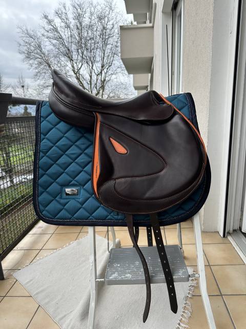 Sella mista  St&uuml;bben Phantom  17.5" - 2025