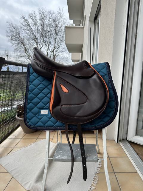 Sella mista  St&uuml;bben Phantom  17.5" - 2025