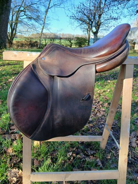 Sella da salto ostacoli CWD  17" - 2008