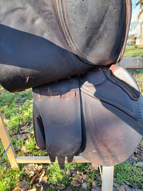 Sella da salto ostacoli CWD  17" - 2008