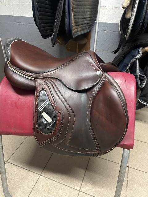 Sella da salto ostacoli CWD  17.5" - 2023