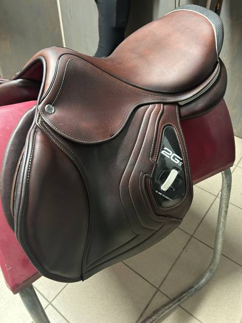 Sella da salto ostacoli CWD  17.5" - 2023