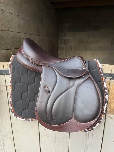 Sella da salto ostacoli Devoucoux  17.5" - 2025