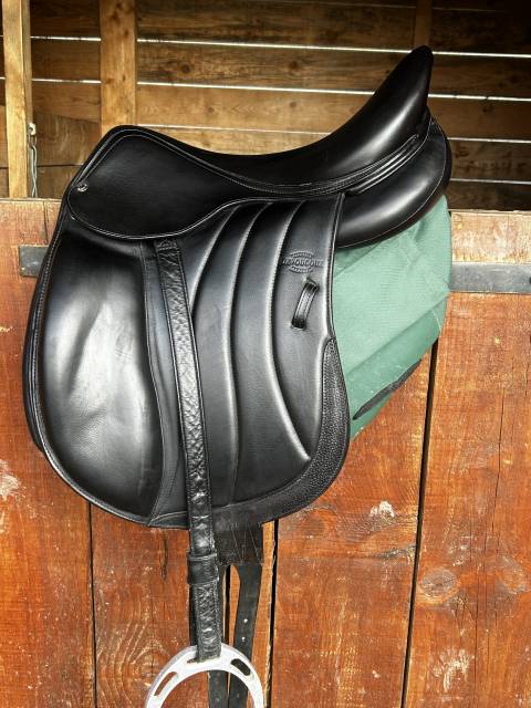 Sella da dressage Devoucoux  17.5" - 2015