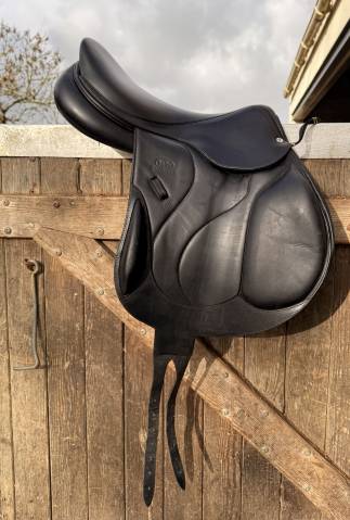 Sella da salto ostacoli Devoucoux  17.5" - 2020