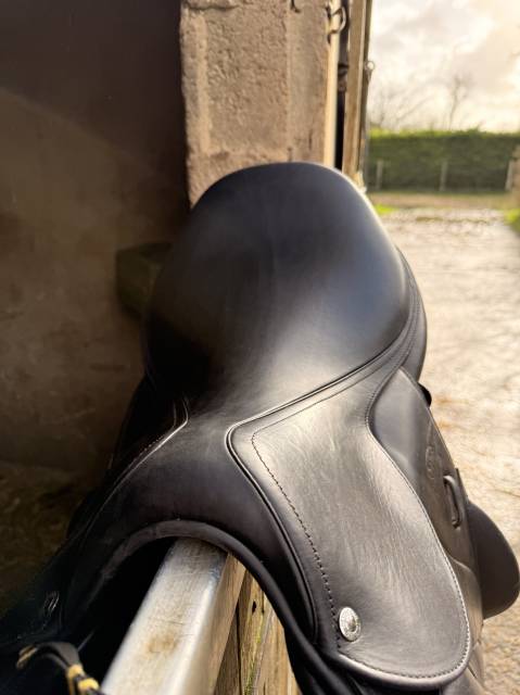 Sella da salto ostacoli Devoucoux  17.5" - 2020