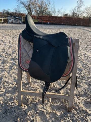Sella da dressage Wintec Wintec Isabell HART 17.5" - 2024