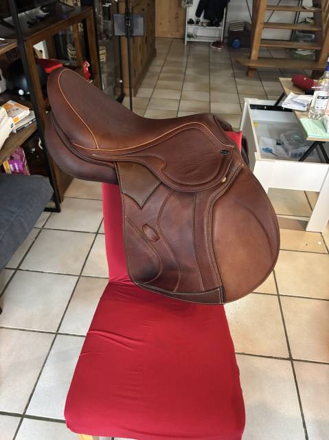 Sella da salto ostacoli Equip'Horse JUMP UP 17.5" - 2025