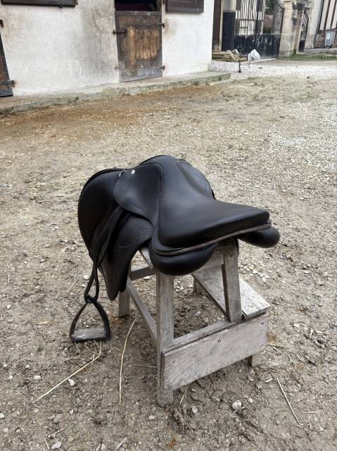 Sella da salto ostacoli Jean-Luc Maurel M23 17" - 2025