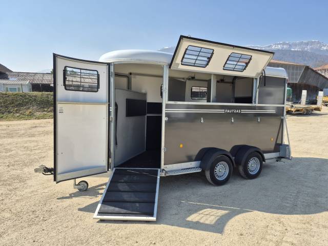 Trailer Fautras oblic +3 3 Cavalli 2026 Nuovo