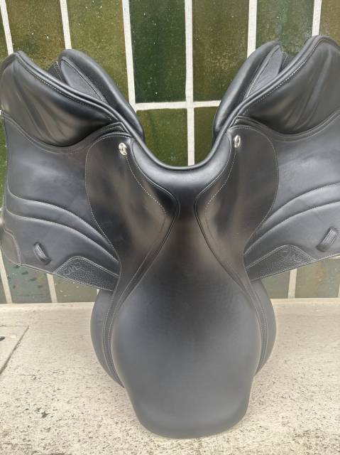 Sella da salto ostacoli CWD  17.5" - 2022