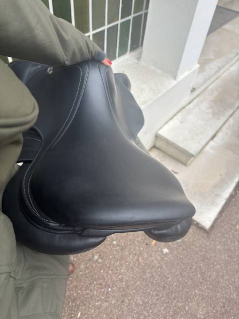 Sella da salto ostacoli CWD  17.5" - 2022