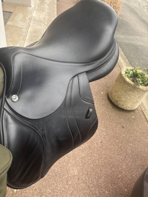 Sella da salto ostacoli CWD  17.5" - 2022