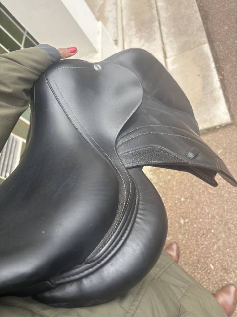 Sella da salto ostacoli CWD  17.5" - 2022