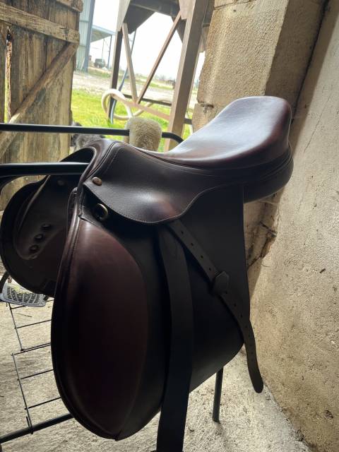 Sella da salto ostacoli Eric Thomas  17.5" - 2016