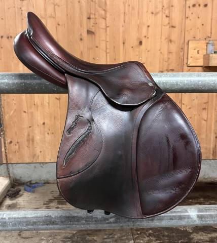 Sella da salto ostacoli Antar&egrave;s Connexion 17.5" - 2017