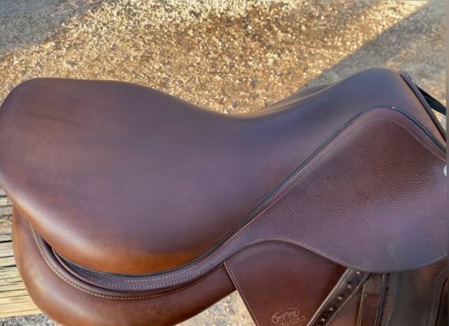 Sella da salto ostacoli Devoucoux  17.5" - 2016