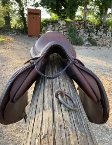 Sella da salto ostacoli Devoucoux  17.5" - 2016